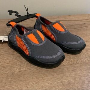 New! Toddler boys size 8 water shoes gray orange